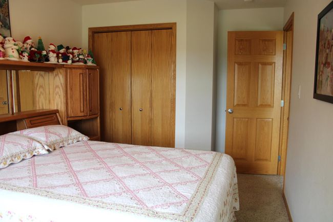 Upper bedroom. | Image 60