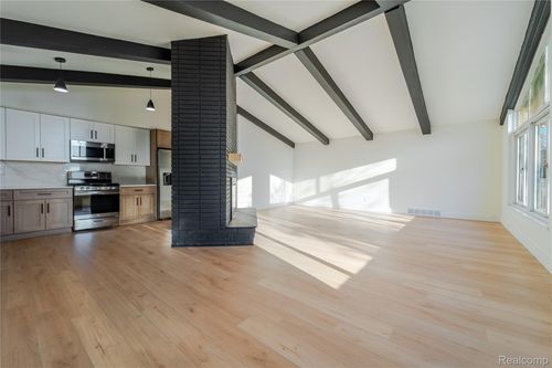 23005 Malvern St, Saint Clair Shores, MI, 48080-2144 | Card Image