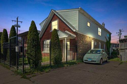 2-2220 N Monitor Ave, CHICAGO, IL, 60639-2840 | Card Image