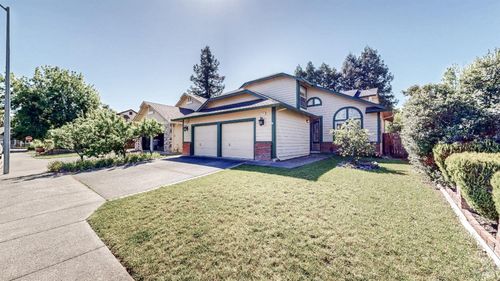 414 Princess Way, Windsor, CA, 95492 | Card Image