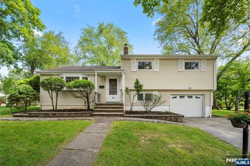 62 Asmus Rd, Closter, NJ, 07624-1302 | Card Image