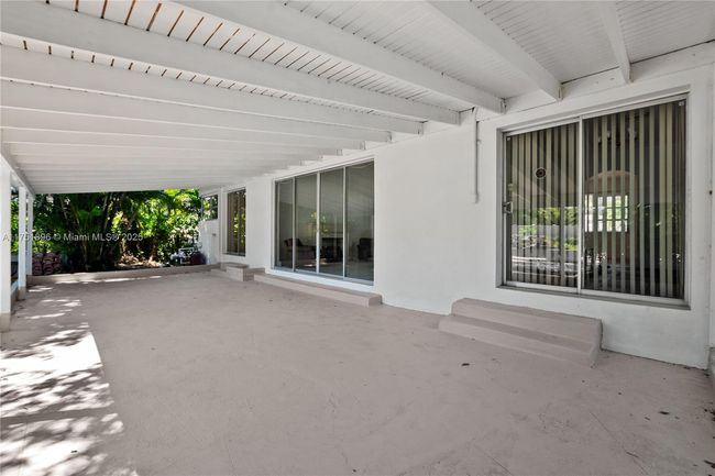 10635 Ne 11 Th Ct, House other with 3 bedrooms, 2 bathrooms and null parking in Miami Shores FL | Image 16