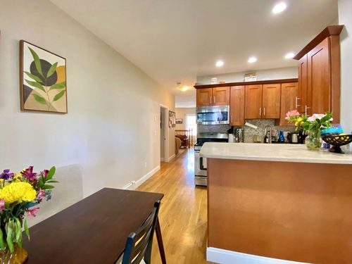 apt-1-512 E 3rd St, Boston, MA, 02127-1781 | Card Image