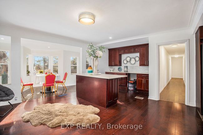 8411 Russell Rd, House other with 7 bedrooms, 5 bathrooms and 30 parking in Navan ON | Image 9