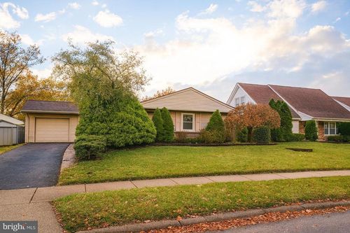 16 Echohill Ln, WILLINGBORO, NJ, 08046-2204 | Card Image