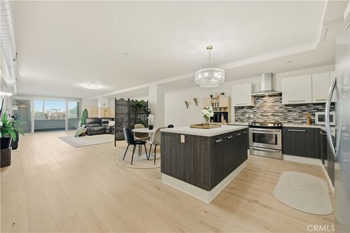 201-433 Pine Ave, Long Beach, CA, 90802-3043 | Card Image
