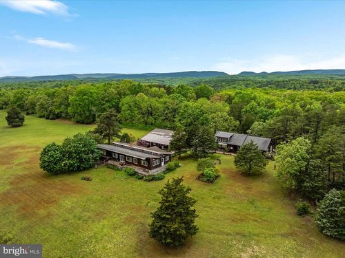563 Valley Forge Ln, BURLINGTON, WV, 26710 | Card Image