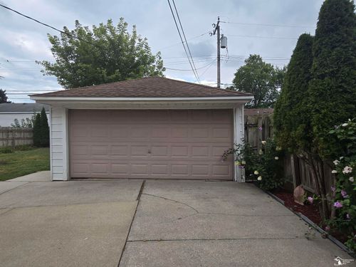 15107 Jonas Ave, Allen Park, MI, 48101-1852 | Card Image