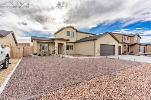 1712 Kingfisher Ln, Pueblo, CO, 81008-9722 | Card Image