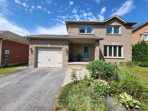 20 Brown St, Barrie, ON, L4N7V8 | Card Image