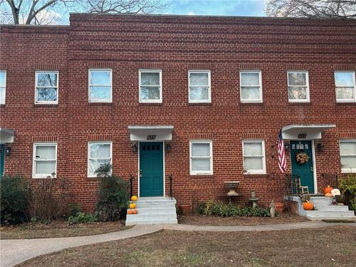 625 Simmons St, Gainesville, GA, 30501-3117 | Card Image