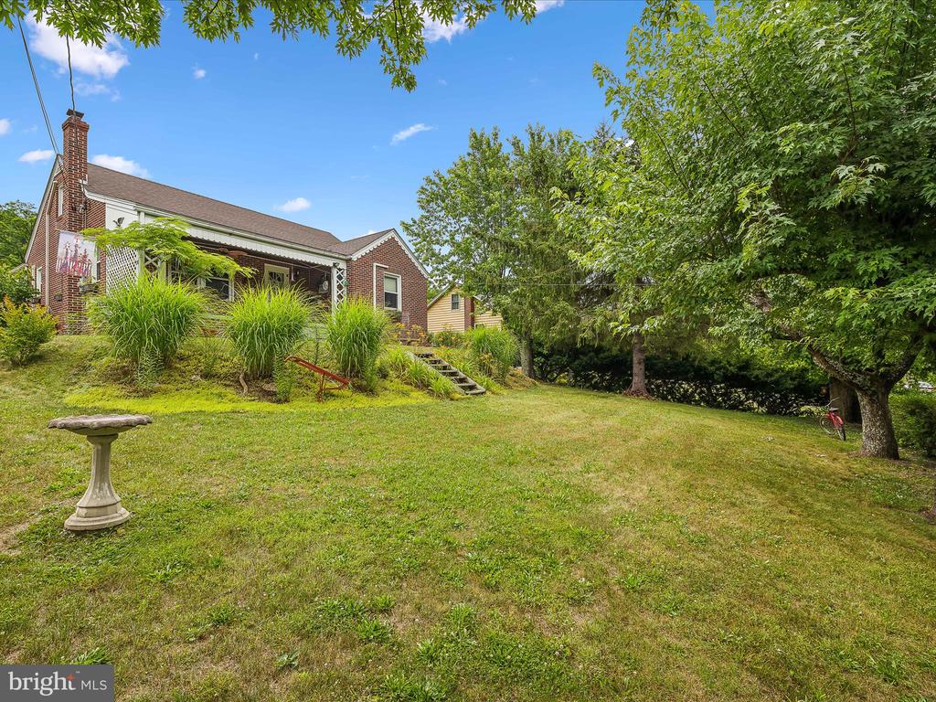 Hudson St, Berkeley Springs, WV 25411