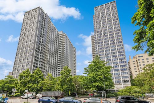 1804-4250 N Marine Dr, Chicago, IL, 60613-1731 | Card Image