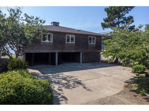 925 Happy Camp Rd, Tillamook, OR, 97141-3445 | Card Image