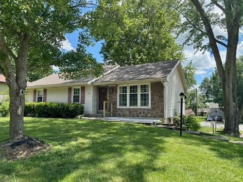 1813 Thornton St, Leavenworth, KS, 66048-4069 | Card Image