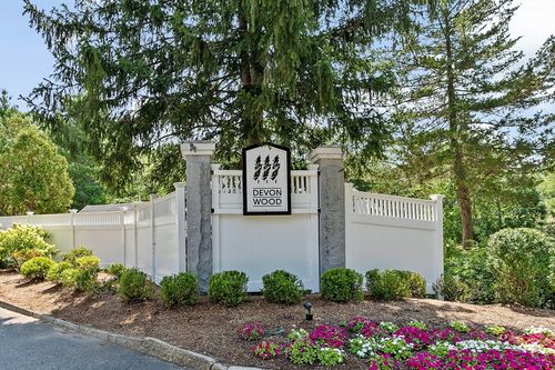 75-75 Bradford Commons Ln, Braintree, MA, 02184-8258 | Card Image