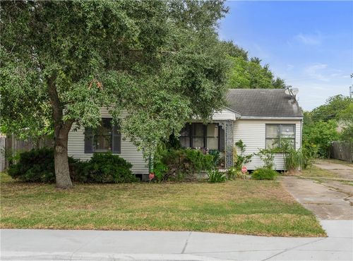 636 Texas Ave, Corpus Christi, TX, 78404-2725 | Card Image