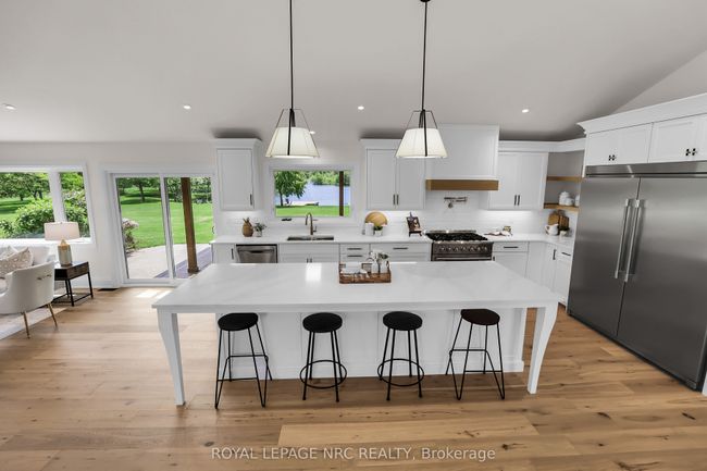 2021 Victoria Ave, Home with 5 bedrooms, 4 bathrooms and 50 parking in Pelham ON | Image 22