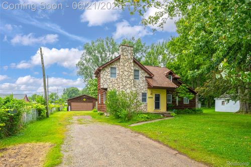 47645 Sugarbush Rd, Chesterfield, MI, 48047-2247 | Card Image