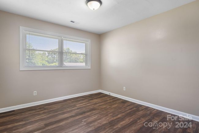 1230 2 Nd St Se, House other with 3 bedrooms, 2 bathrooms and null parking in Hickory NC | Image 42