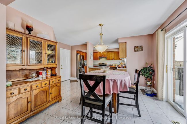 164 Dixon Dr, House other with 4 bedrooms, 3 bathrooms and 2 parking in Milton ON | Image 14