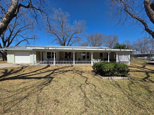 1006 E Highway St, Fredericksburg, TX, 78624-5220 | Card Image