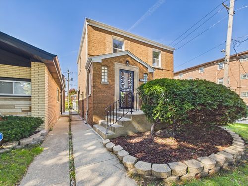 8714 S Merrill Ave, Chicago, IL, 60617-3033 | Card Image