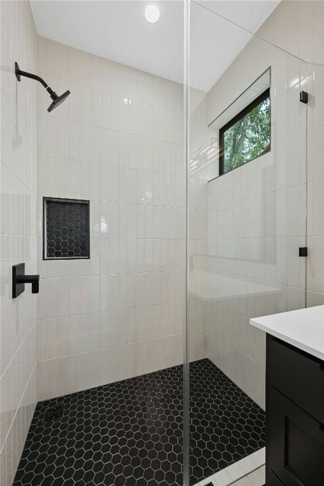 B - 2010 Gathright Cv, House other with 2 bedrooms, 3 bathrooms and 1 parking in Austin TX | Image 16