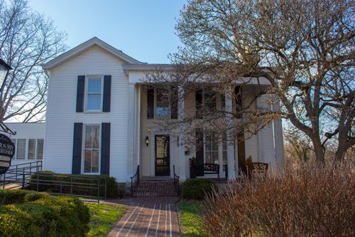 218 S Maple St, Winchester, KY, 40391-2494 | Card Image