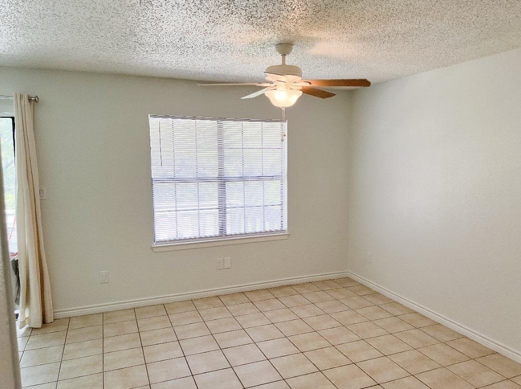 Residential Lease in Horseshoe Bay 2