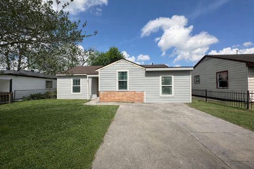 8423 Wier Dr, Houston, TX, 77017-4738 | Card Image