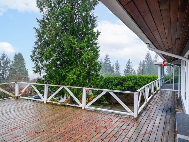 216 Rondoval Crescent, House other with 5 bedrooms, 3 bathrooms and 8 parking in North Vancouver BC | Image 35
