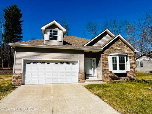 37 Greenbriar Dr, Dallas, PA, 18612-9119 | Card Image