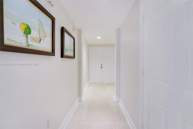 APT-402 - 711 Biltmore Way, Condo with 2 bedrooms, 2 bathrooms and null parking in Coral Gables FL | Image 9