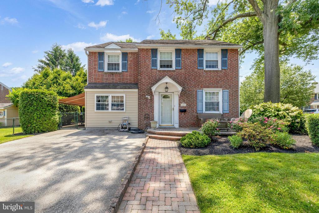 Shelbourne Rd, Havertown, PA 19083