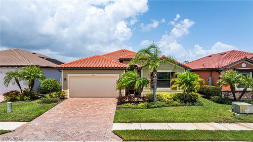 1570 Parnell Ct, NAPLES, FL, 34113-8635 | Card Image
