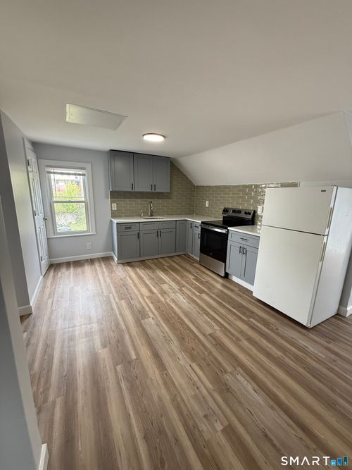 3rd-floor-103 Walnut Street, Waterbury, CT, 06704 | Card Image