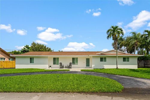 8805 Sw 177th Ter, Palmetto Bay, FL, 33157-5821 | Card Image