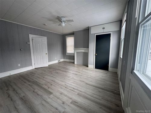 2-34 Hoffman St, Poughkeepsie, NY, 12601-1738 | Card Image