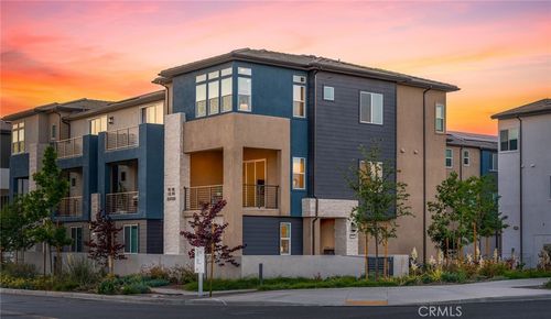 185 Sentosa, Irvine, CA, 92618 | Card Image