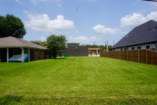 1906 6th St, Port Neches, TX, 77651-3204 | Card Image