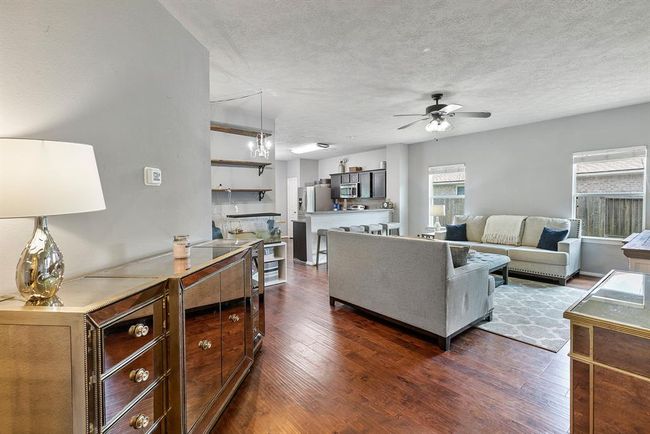 454 Fishhawk Way, House other with 3 bedrooms, 2 bathrooms and 2 parking in Crosby TX | Image 6