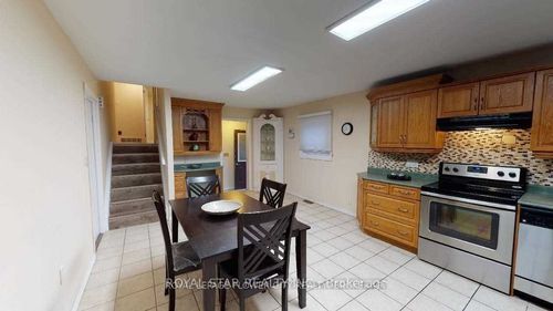 443 Castlegrove Crt, London, ON, N6G1L2 | Card Image