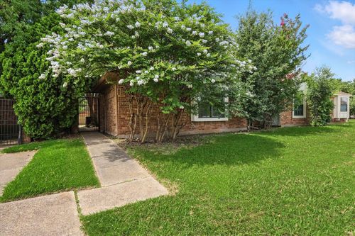2567 Summit Ln, Dallas, TX, 75227-7647 | Card Image