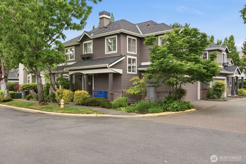 71-15650 Ne 95th Way, Redmond, WA, 98052-2592 | Card Image