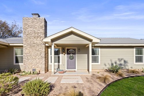 301 Hub Dr, Wimberley, TX, 78676-5422 | Card Image