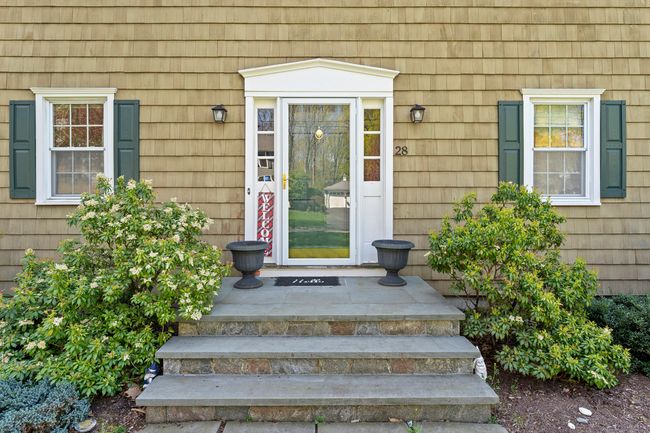 28 Hilltop Dr, House other with 4 bedrooms, 3 bathrooms and 6 parking in Trumbull CT | Image 5