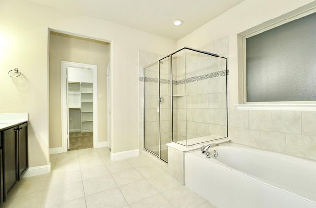 5705 Petunia Ln, House other with 4 bedrooms, 4 bathrooms and null parking in Rowlett TX | Image 13