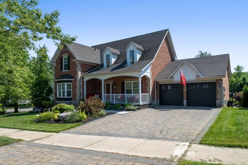 68 N Riverdale Dr, Inglewood, ON, L7C3K3 | Card Image