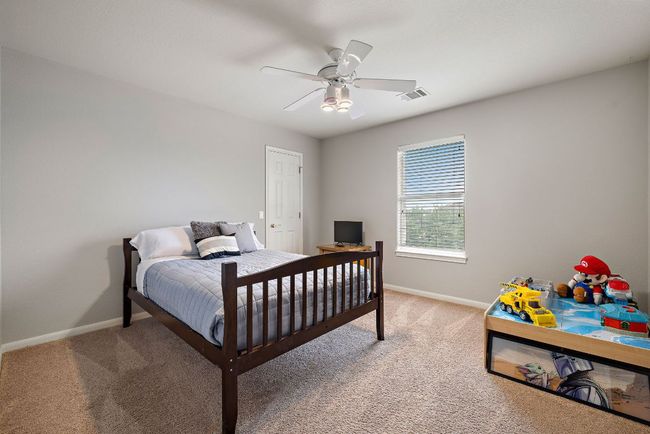 Upstairs guest bedroom | Image 27